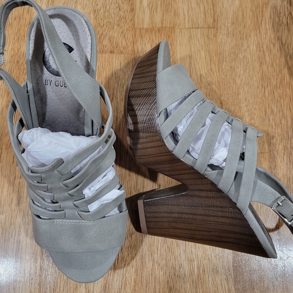 Womens Guess high heels - Picture 1 of 3